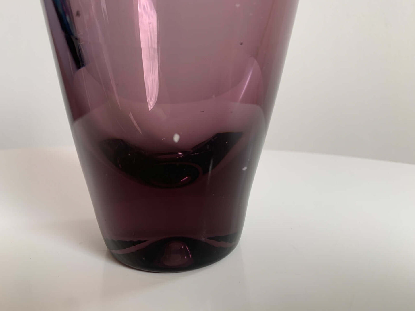 Iittala Loyto lilac vase, residue