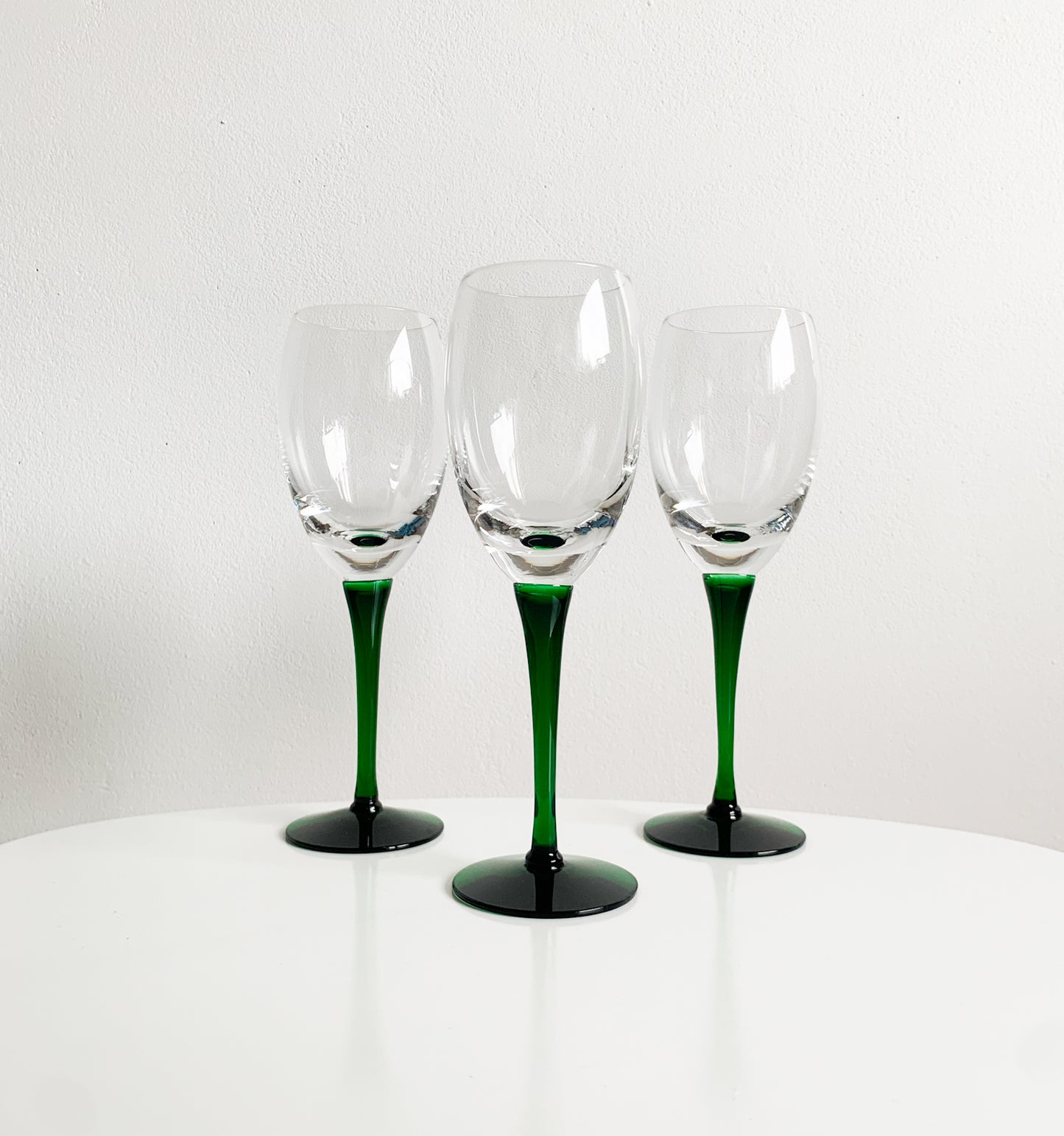 Saara Hopea Nuutajarvi | wine glass Traviata | 1960s | Molna Vintage