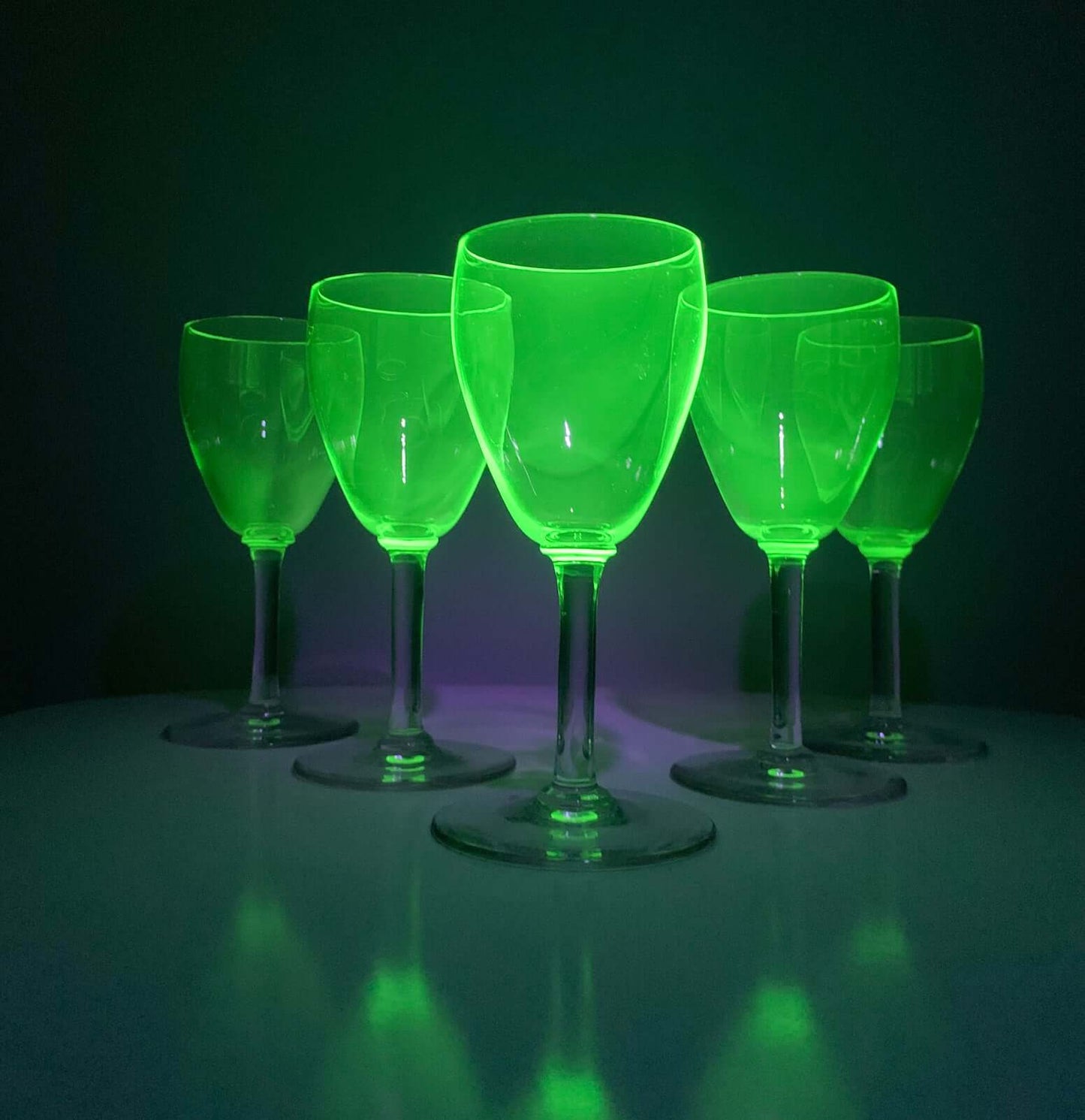 Uranium glass green wine glasses | Riihimaki Finland | Molna Vintage