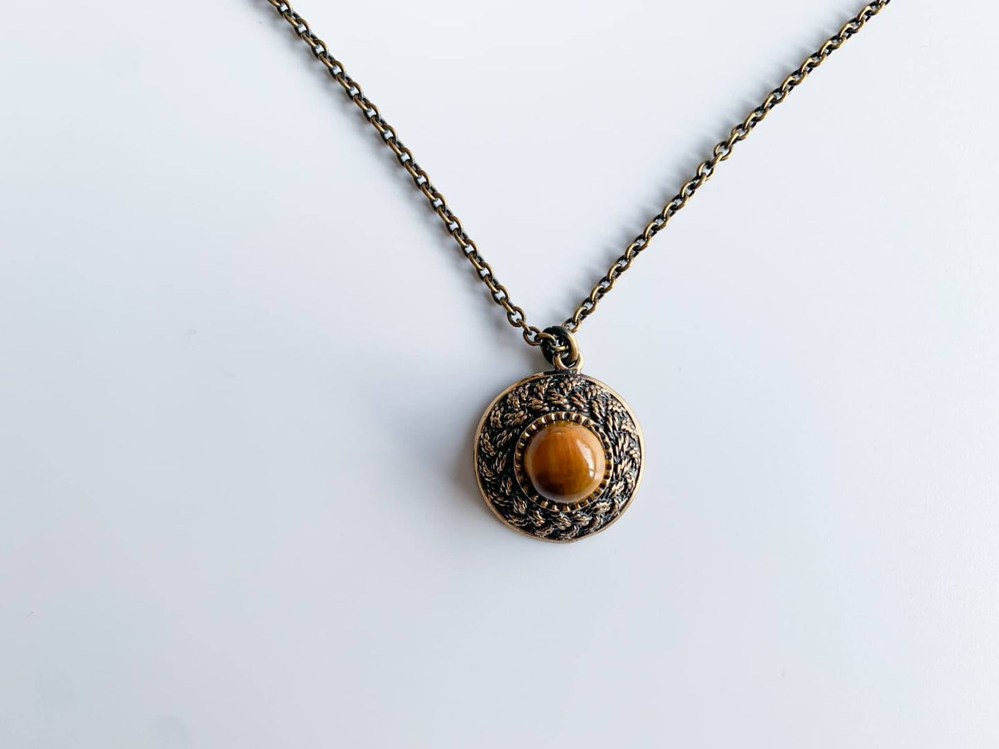 Vintage Bronze Pendant Tigers Eye | Molna Vintage