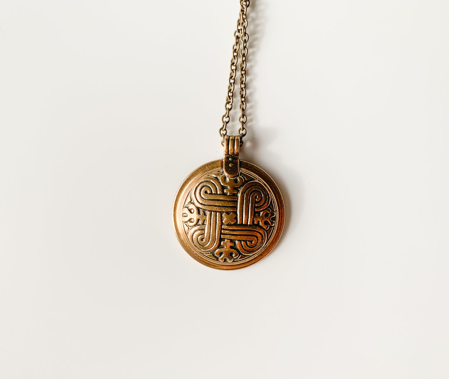 Vintage Kalevala Koru Finland | Pendant Hannunvaakuna | Molna Vintage