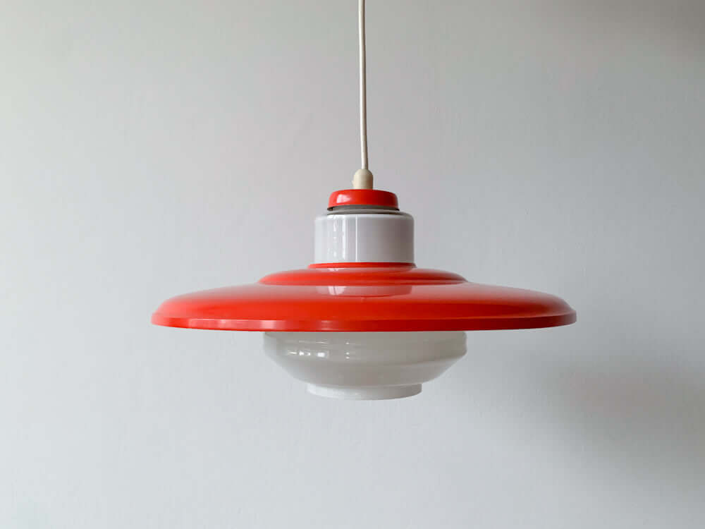 Why buy space age vintage lighting in design of 1960s 1970s?
