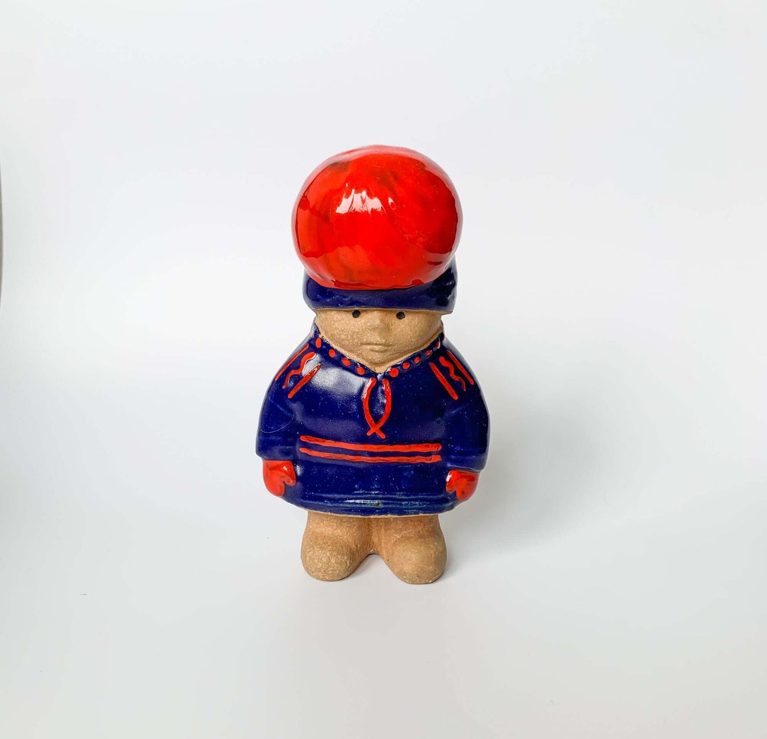 *Figurines