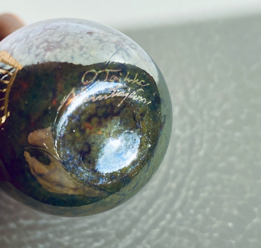 Oiva Toikka, Vase art-bottle Mansikkapaikka luster glass. Nuutajärvi 1980s