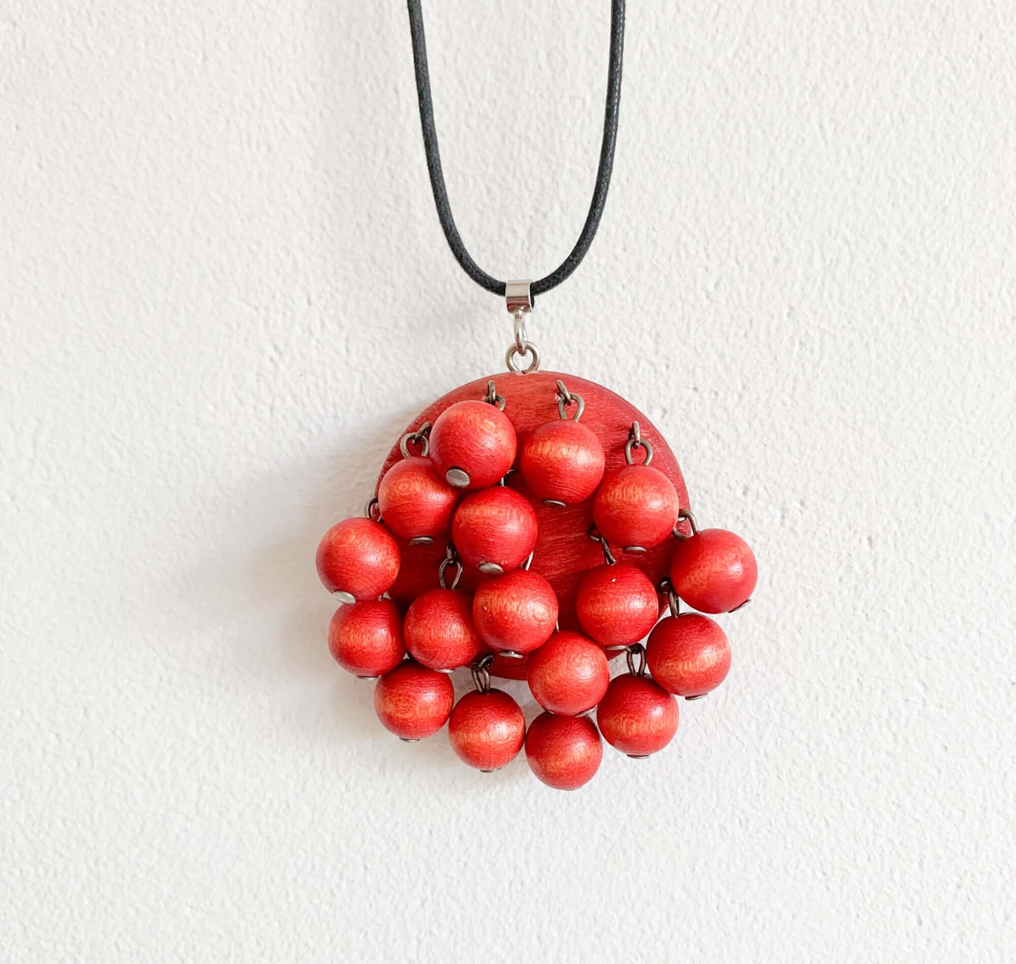 Aarikka Finland | Cranberry red wooden pendant beads | Molna Vintage 