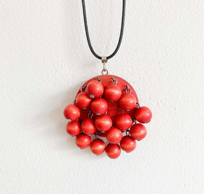 Aarikka Finland | Cranberry red wooden pendant beads | Molna Vintage 