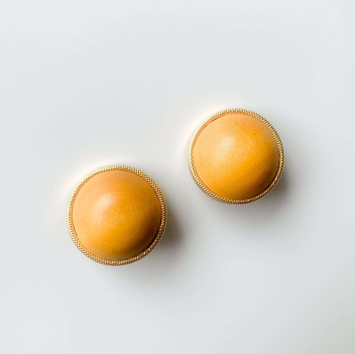 Aarikka Finland | Gold Tone Wooden Clip on earrings | Molna Vintage