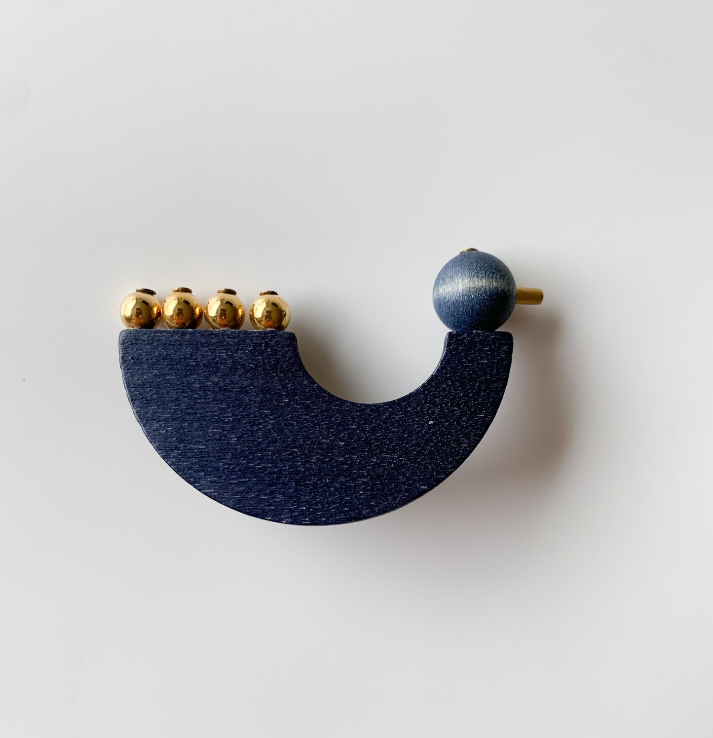 Aarikka Finland | Helmilintu wooden brooch dark blue color | Molna Vintage