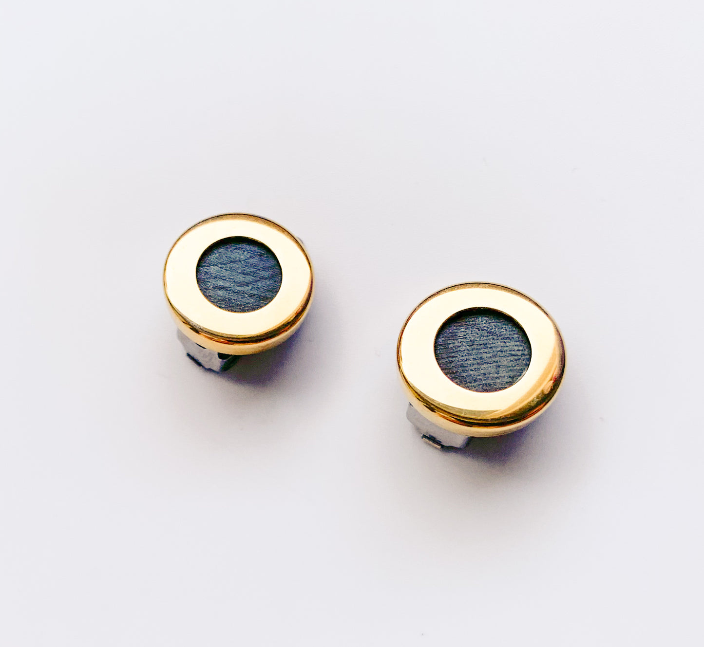 Aarikka Finland | Pair of gold earrings wood | Molna Vintage