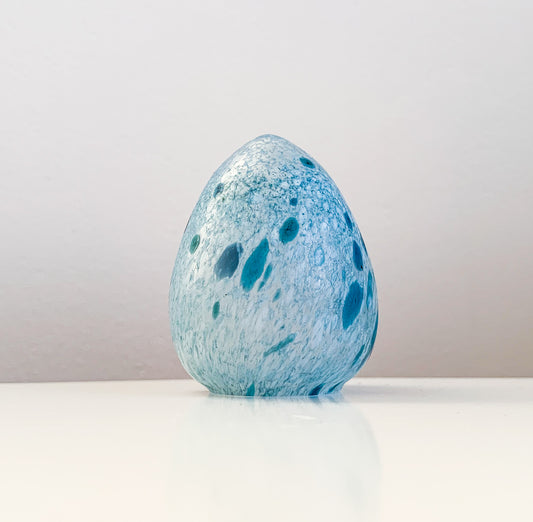 Blue glass egg Kosta Boda | Monica Backstrom Boda | Molna Vintage