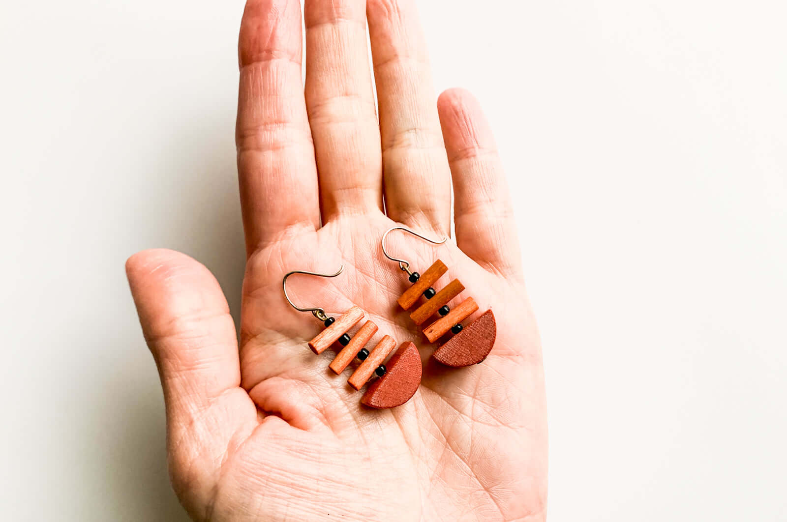 Vintage Aarikka jewelry | Wooden earrings | Finnish design