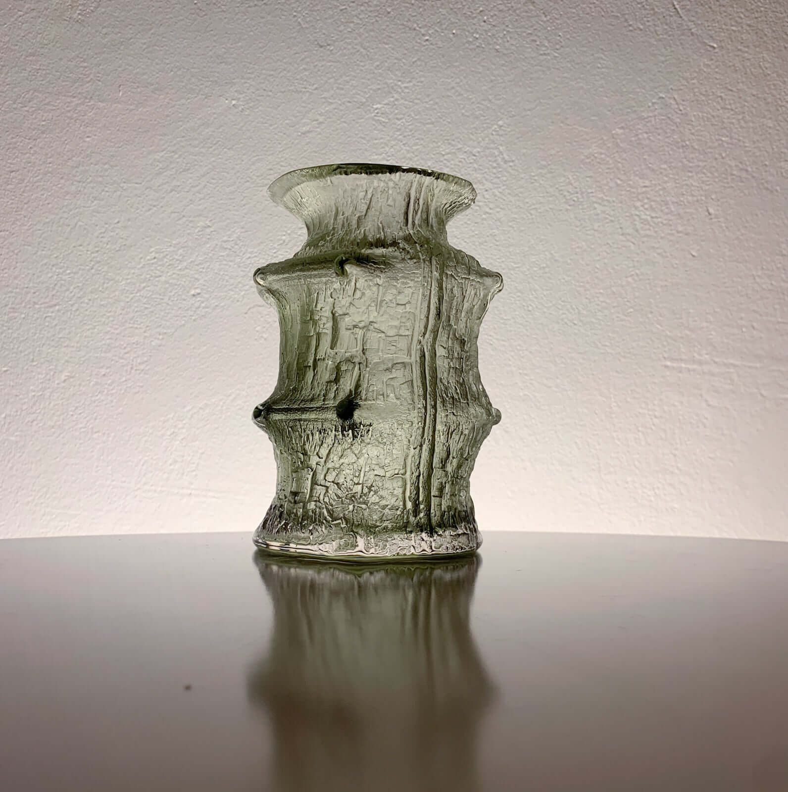 Finlandia 3362 Timo Sarpaneva IIttala | Textured green vase | Molna Vintage
