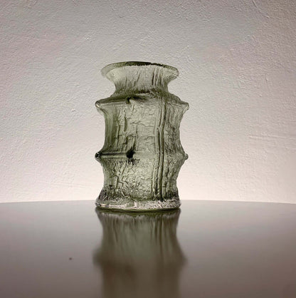 Finlandia 3362 Timo Sarpaneva IIttala | Textured green vase | Molna Vintage