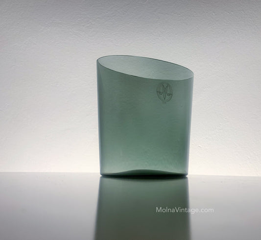 SH 142 grey glass vase | Saara Hopea Nuutajärvi