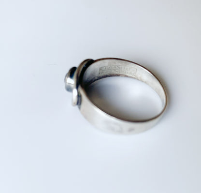 Modernist silver amethyst ring | Erik Granit