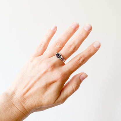 Modernist silver amethyst ring | Erik Granit