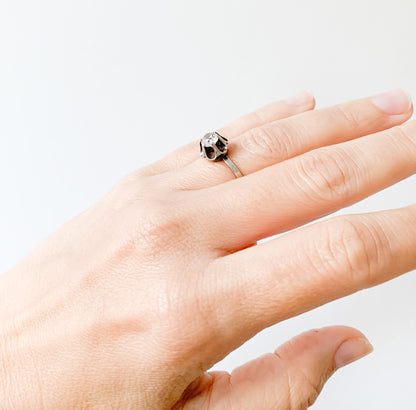 916 silver ring with cut crystal