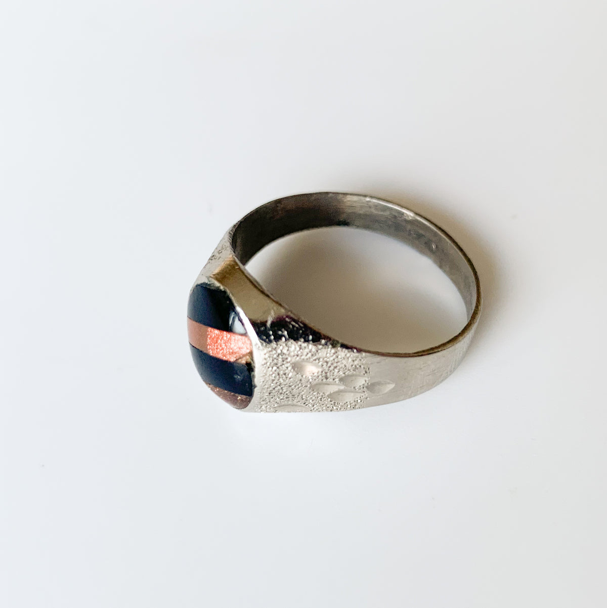 Silver signet ring with aventurine glass