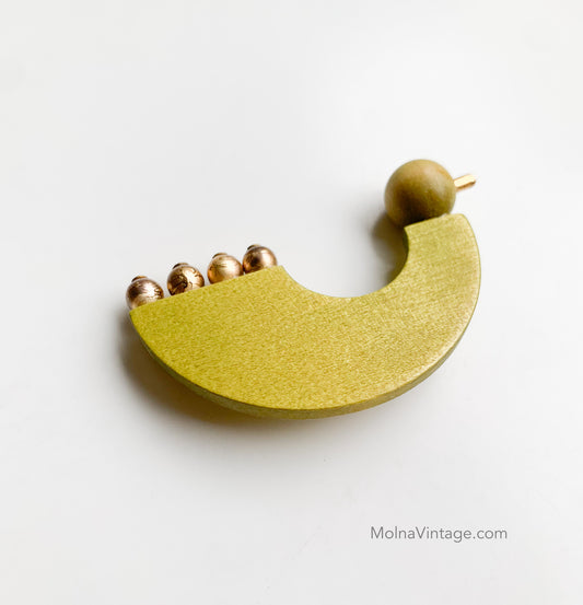 Aarikka Helmilintu mustard yellow wooden brooch