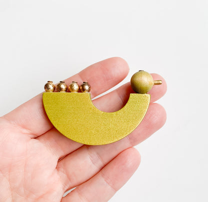 Aarikka Helmilintu mustard yellow wooden brooch
