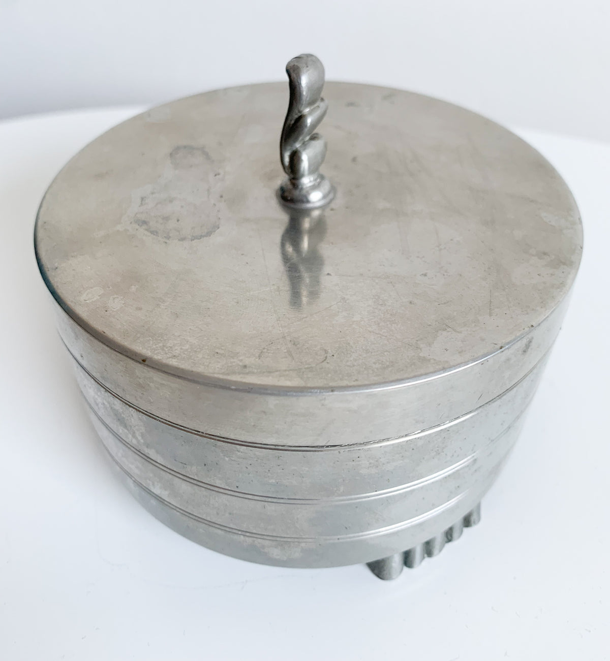 Swedish Grace pewter box | Svenskt tenn