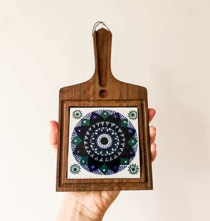 Lindholm teak trivet Arabia Sinikukka tile | Hilkka-Liisa Ahola