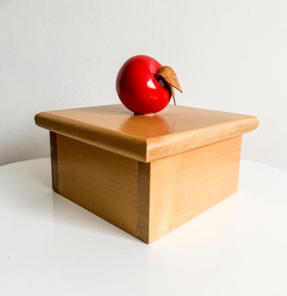 Birch box with red apple | Aarikka Finland
