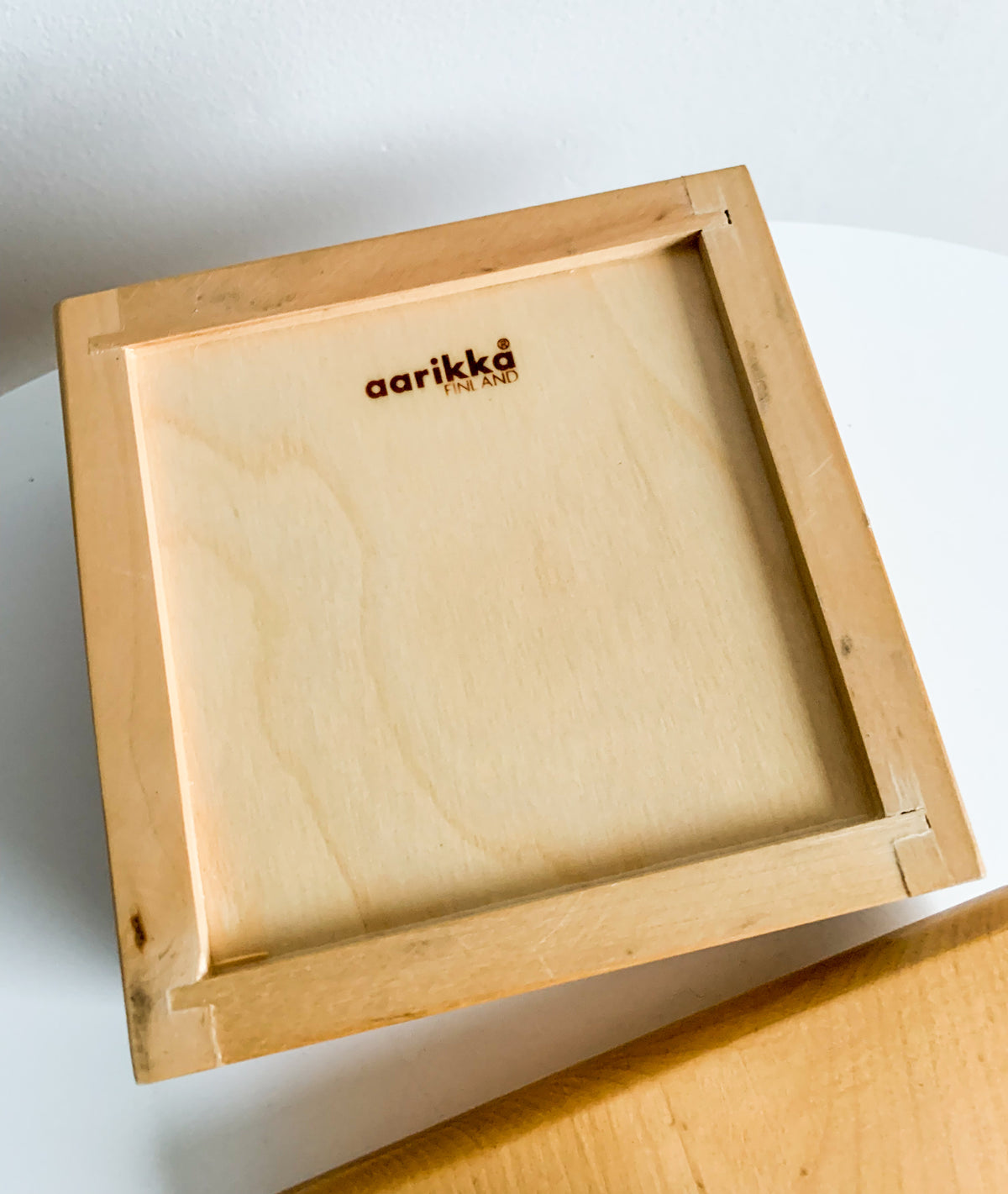 Birch box with red apple | Aarikka Finland