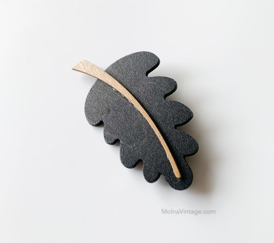 Oak leaf wooden brooch | Aarikka Finland