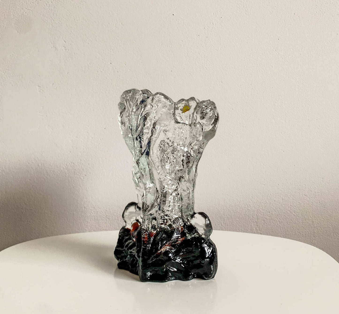 Vintage vase Kasvimaalla by Pertti Santalahti, Humppila Finland