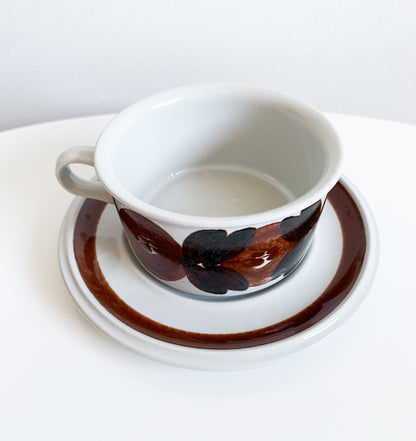 Ulla Procope Arabia Finland | Rosmarin tea cup, hand-painted