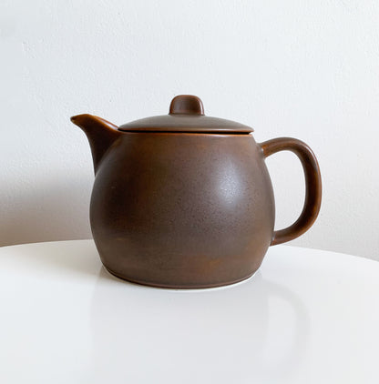 Arabia Finland | KF teapot by Kaj Franck