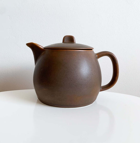 Arabia Finland | KF teapot by Kaj Franck