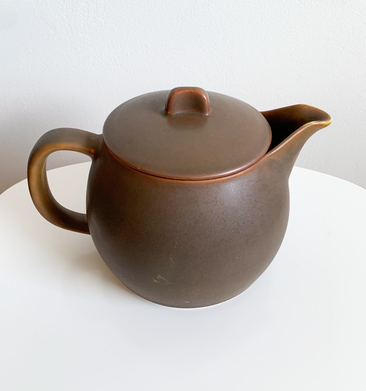 Arabia Finland | KF teapot by Kaj Franck