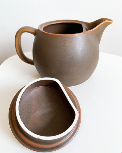 Arabia Finland | KF teapot by Kaj Franck