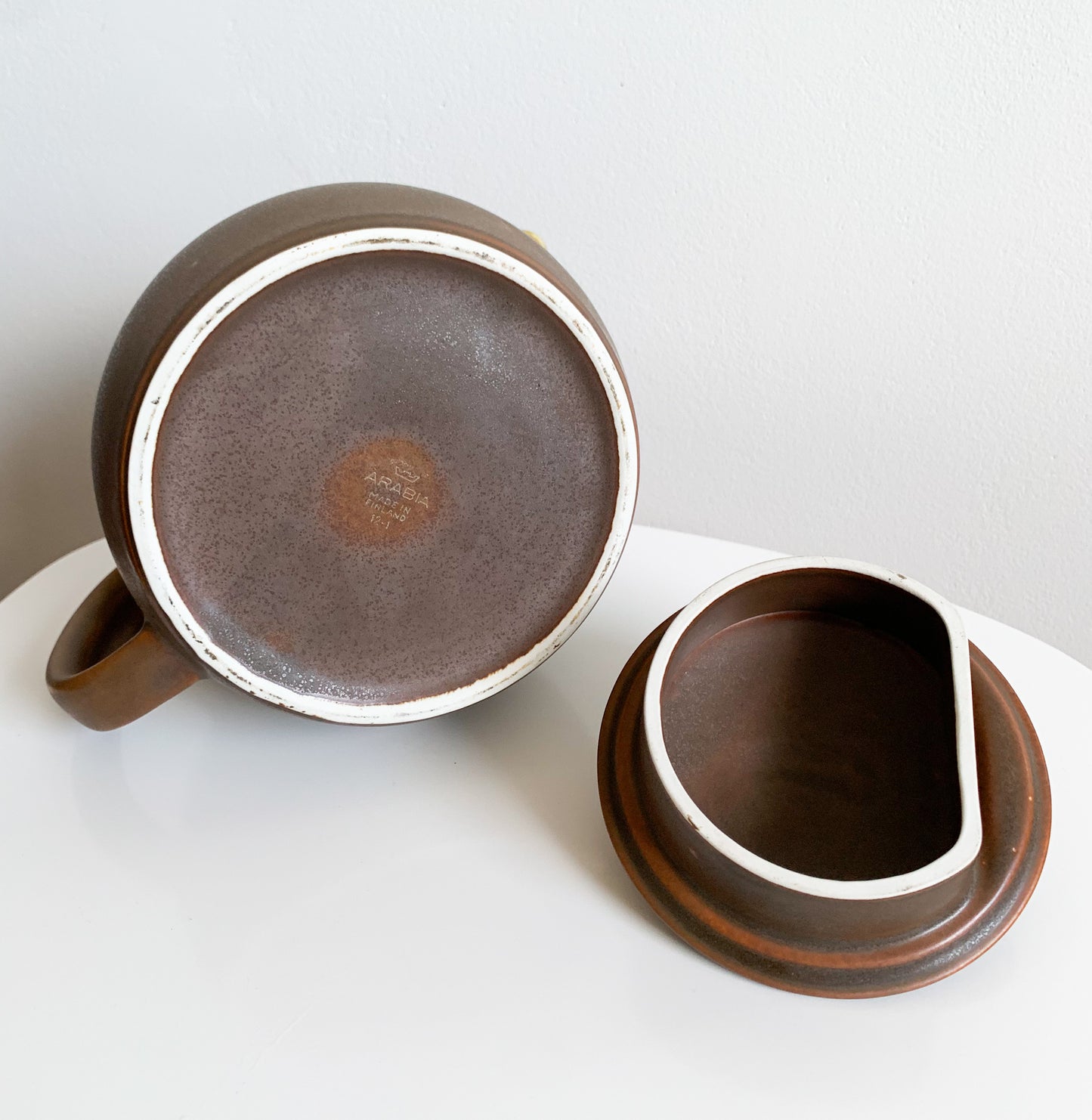 Arabia Finland | KF teapot by Kaj Franck