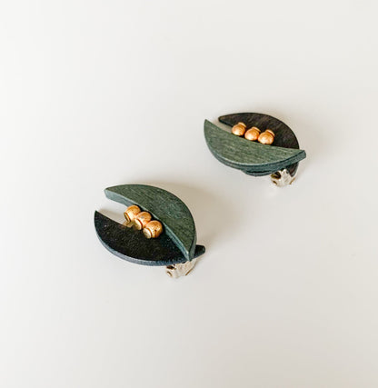 Aarikka Finland | Ear clips Pea pod golden peas