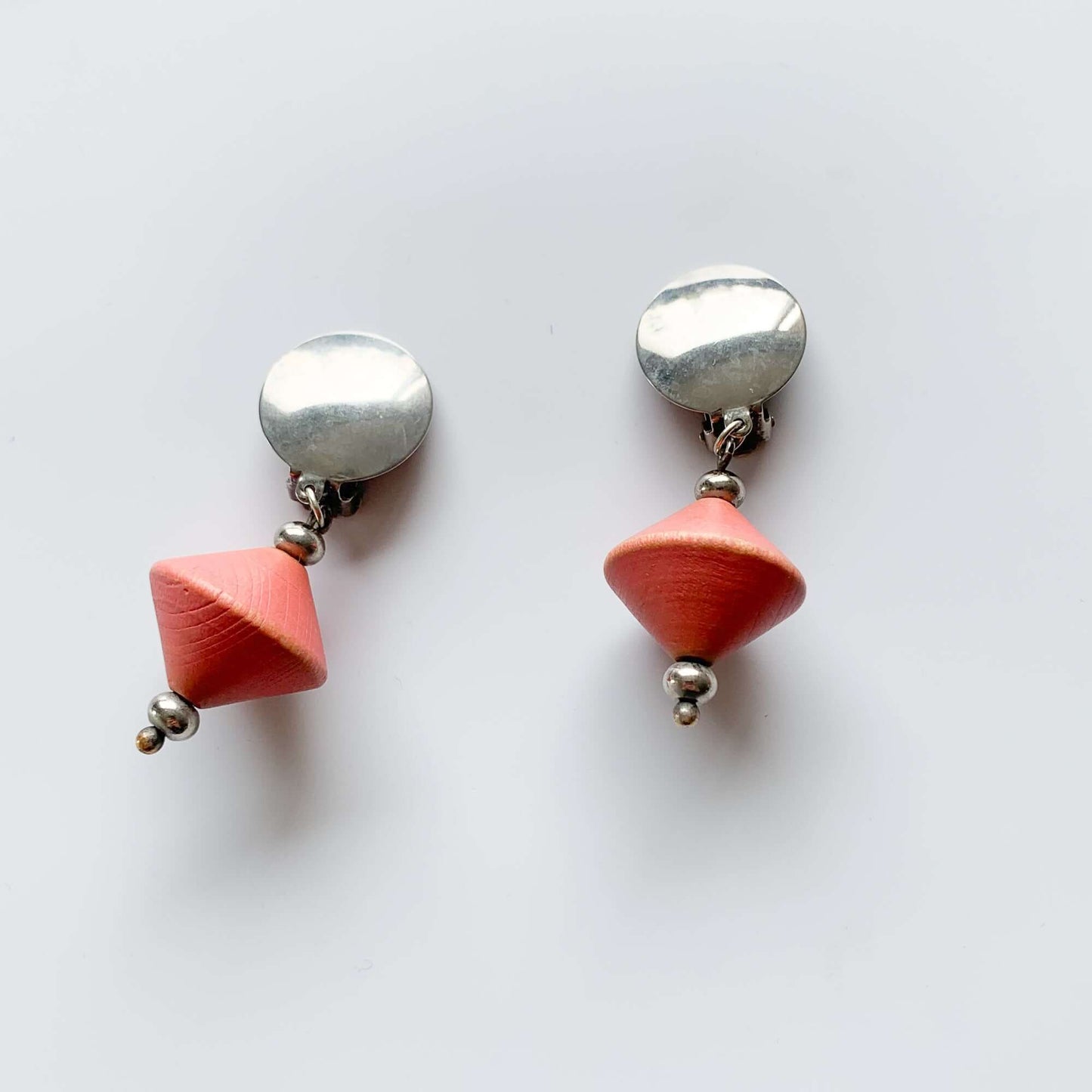 Aarikka Finland | Cone wood clip earrings, coral pink