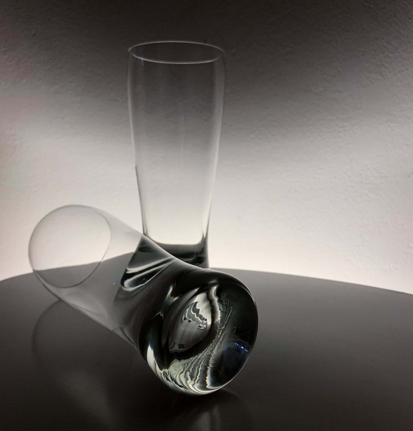 Vintage Saara Hopea beer glasses designed for Nuutajärvi, featuring a balanced shape and elegant design.