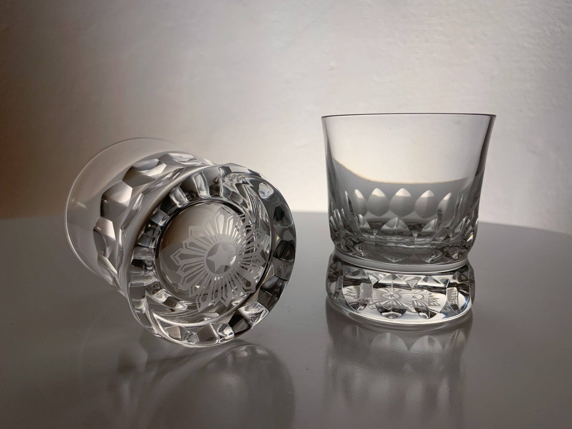 Pair of vintage iconic crystal shots Prince, Göran Wärff, Kosta Boda 1986