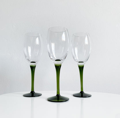 Saara Hopea Nuutajärvi | 3 Wine Glasses Traviata