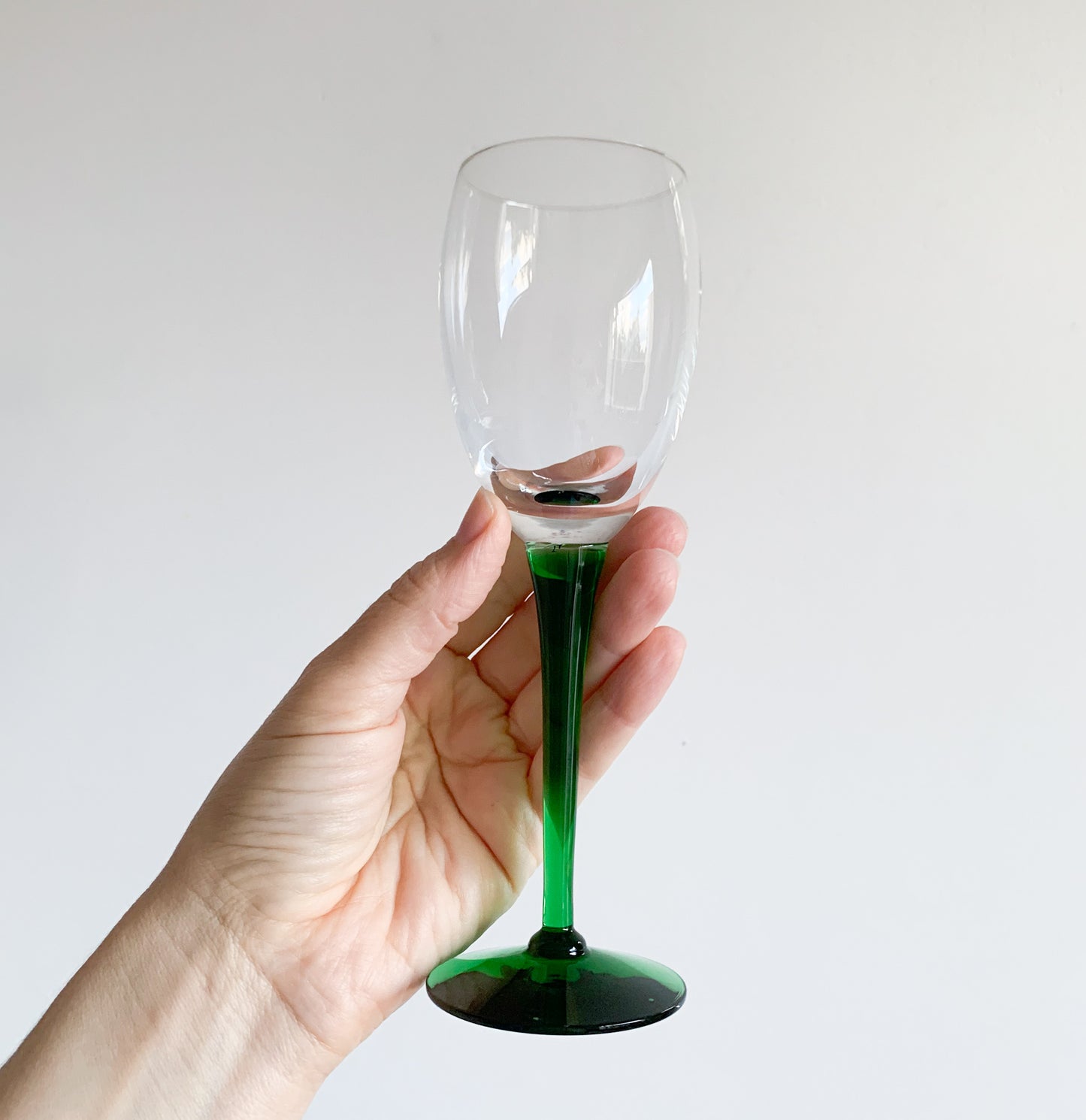 Saara Hopea Nuutajärvi | 5 Wine Glasses Traviata