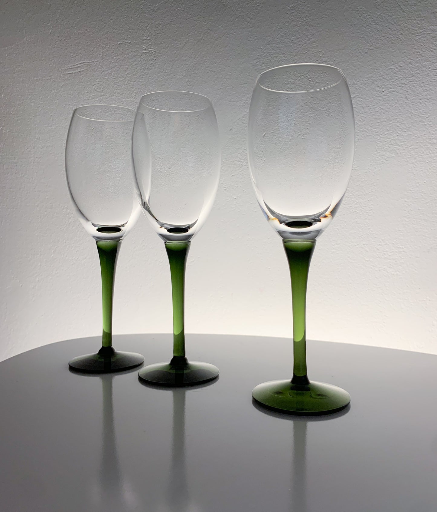 Saara Hopea Nuutajärvi | 3 Wine Glasses Traviata