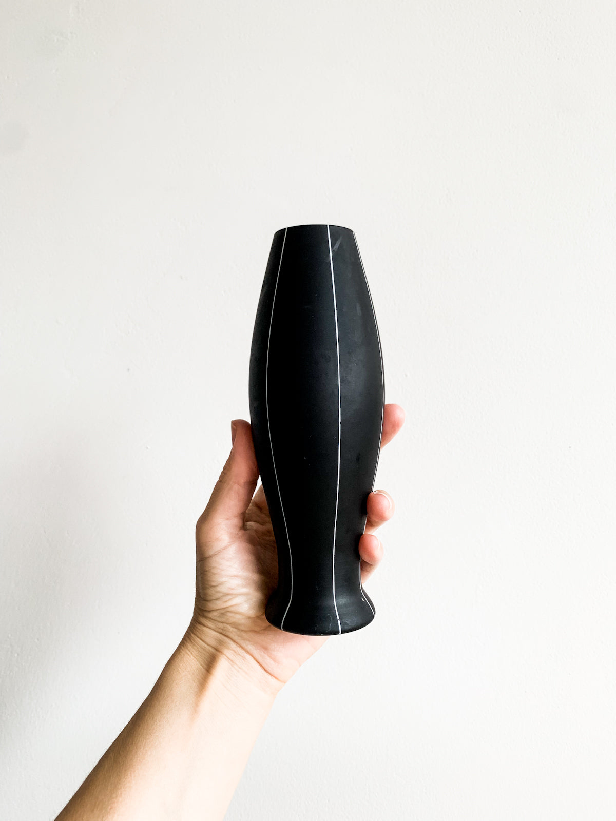 Riihimaen Lasi Aimo Okkolin Black Vase with White Stripes
