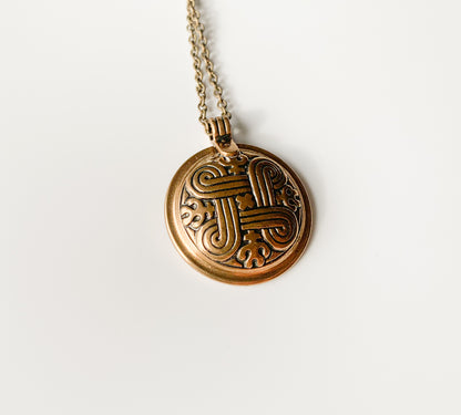 Kalevala Koru, Bronze pendant Hannunvaakuna