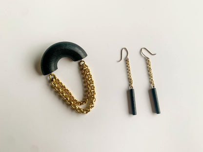 Aarikka Finland Dark Blue Wood Brooch with Gold-Toned Chains