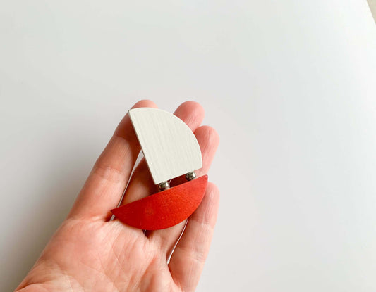 Red and white wooden brooch Sailboat by Aarikka, Finland