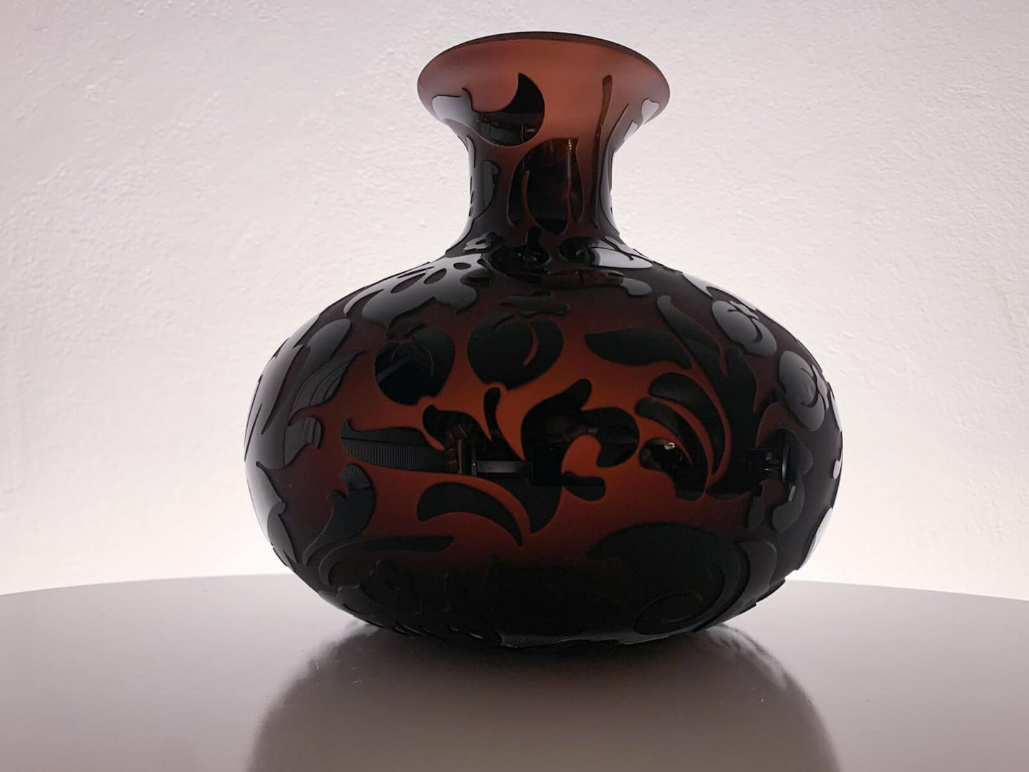Michael Weems, Cameo Amethyst Glass Art Vase USA