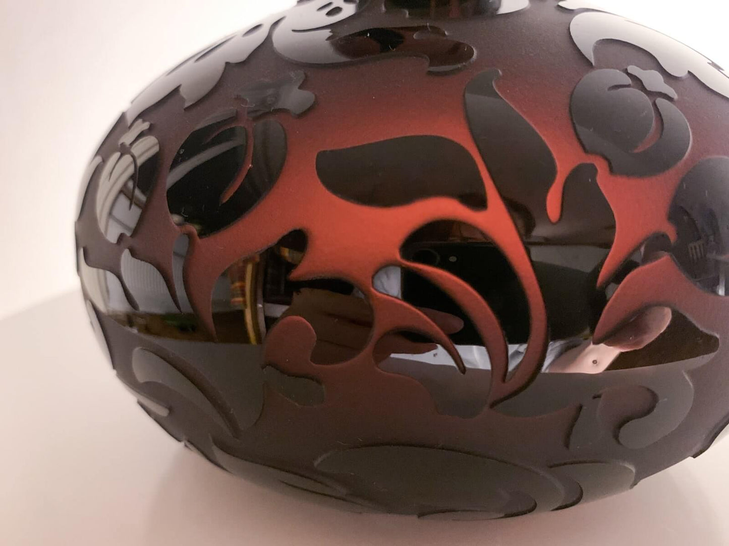 Michael Weems, Cameo Amethyst Glass Art Vase USA