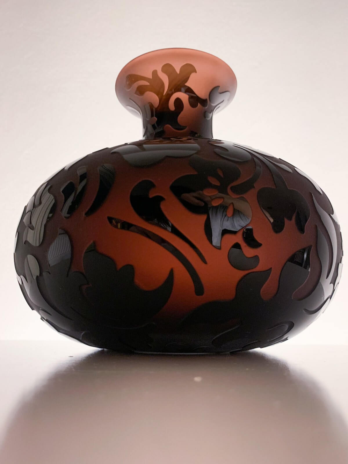 Michael Weems, Cameo Amethyst Glass Art Vase USA